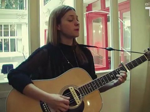 Russian Red All my little words , The Magnetic Fields cover - session acoustique