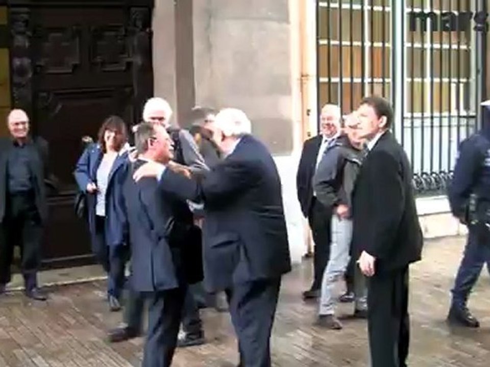 Gaudin et Rué à la sortie de la mairie