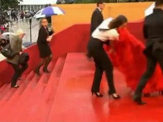 Cheryl Cole heats up Cannes