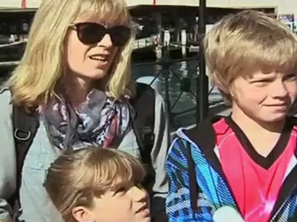 Remembering Music Icon Robin Gibb and The Bee Gees