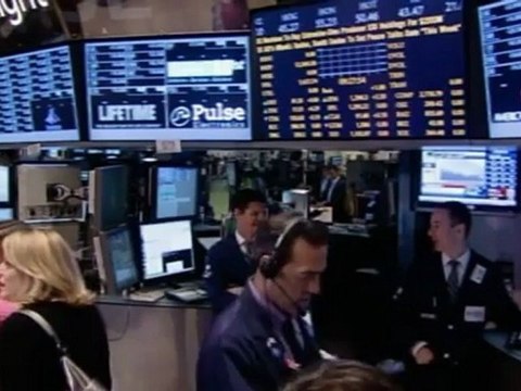 DJIA: Wall Street Rises While Facebook Weighs on Nasdaq