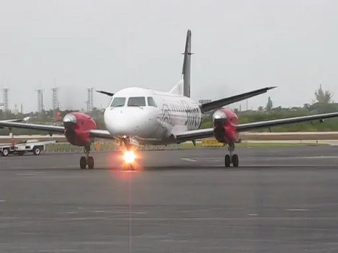 Saab 340 Silver Airways arrive à Key West.