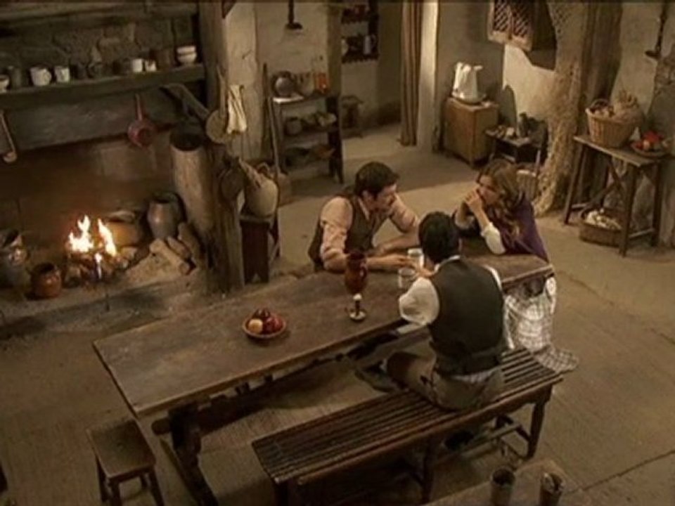 Alfonso y Emilia 316. No puedo esperar ver a mi marido salir por esa puerta con grillos en las muñecas