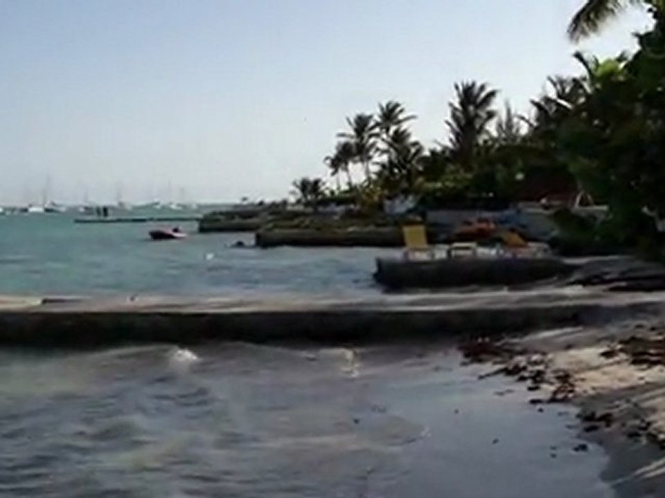 le lagon devant la Villa Carib de Prestige en Guadeloupe