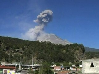 Volcano delivers new scare