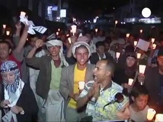 Yemen, la popolazione scende in piazza contro il...