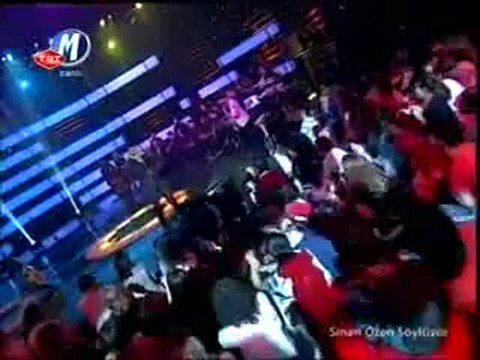 sinan özen söylüyor uyusunda büyüsün