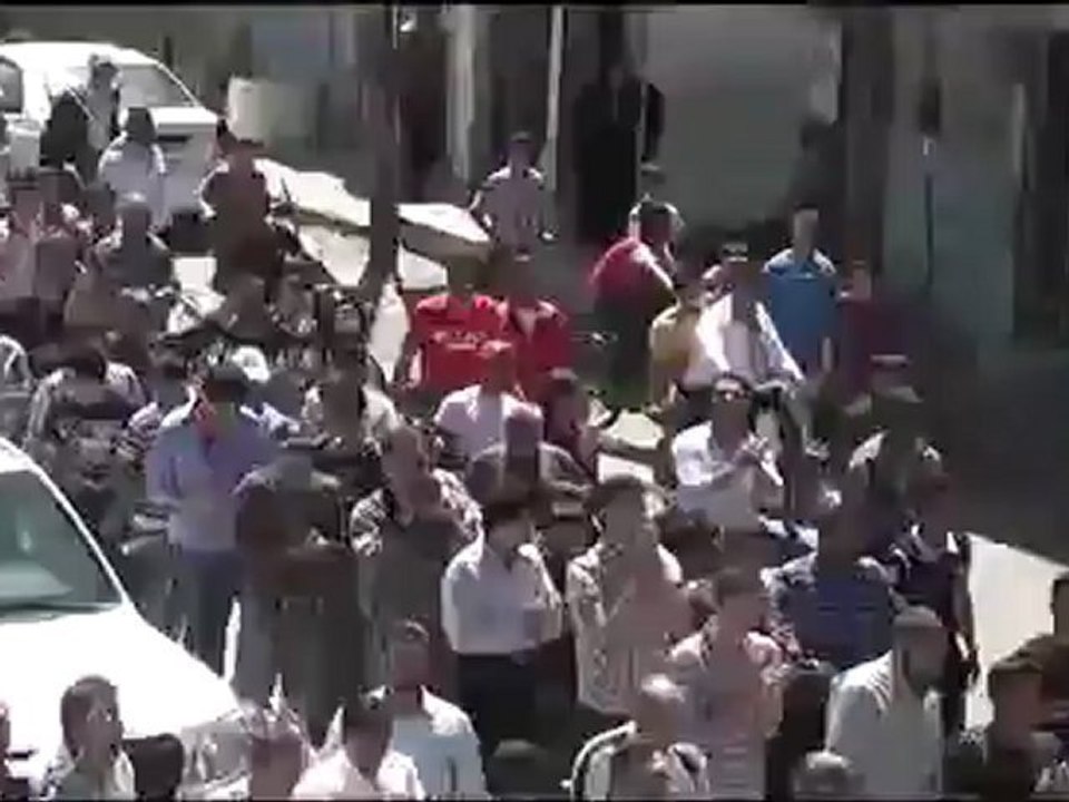 Syria فري برس  ادلب معرة مصرين  زيارة لجنة المراقبين الدوليين 22 5 2012 ج1 Idlib