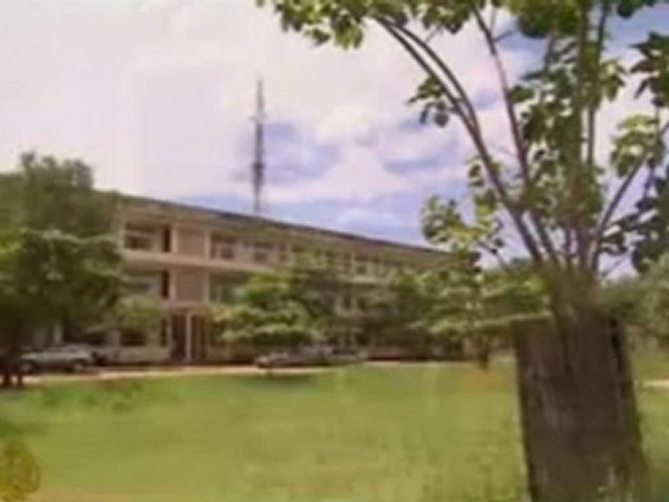 Khmer Rouge 'torture centres' in Cambodia -  17 Jun 09
