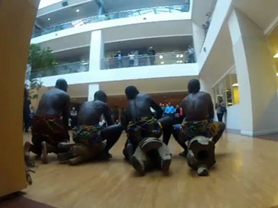 Des Pygmées aka envahissent "Le Point"