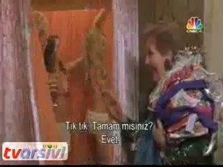 # kizlar soyunuyor SEKSI 2012 www.seslisayfam.com.tr #