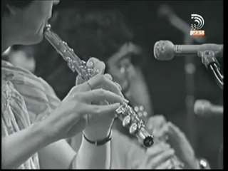 גלי עטרי - הירח הוא אדום