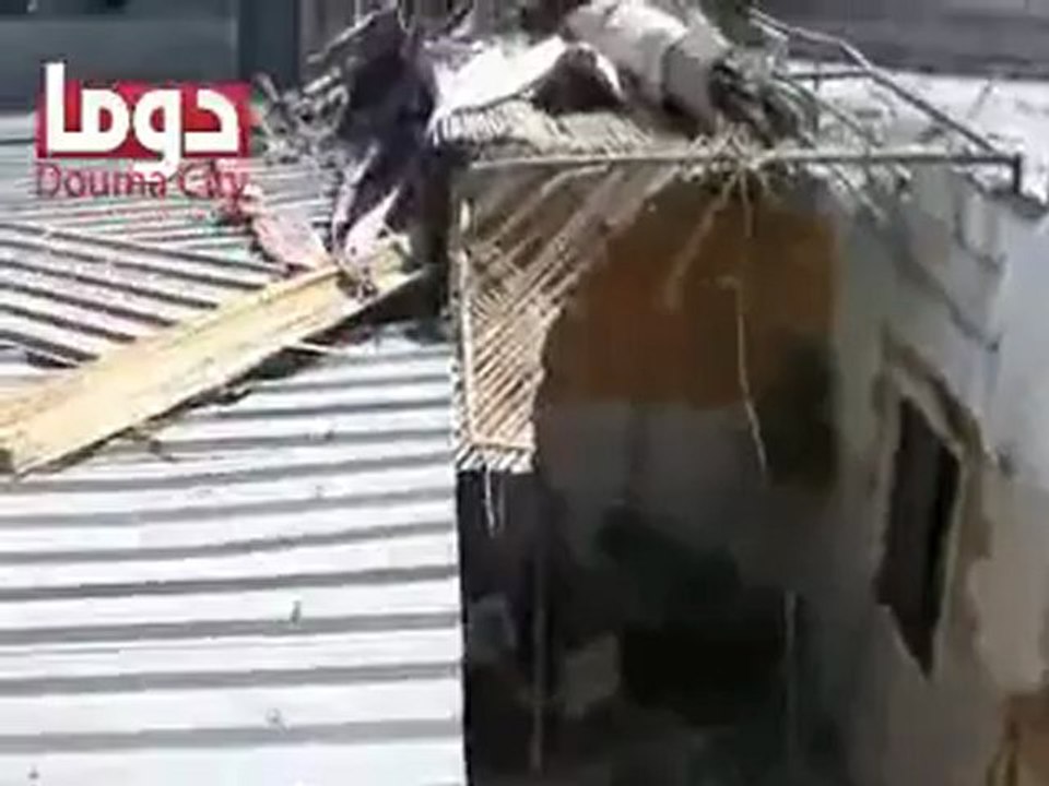 Syria فري برس  ريف دمشق  أثار القصف على المنازل في حي العب دوما 22 5 2012 Damascus