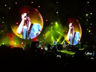 Coldplay - Yellow (Live @ Nice, 22/05/2012)