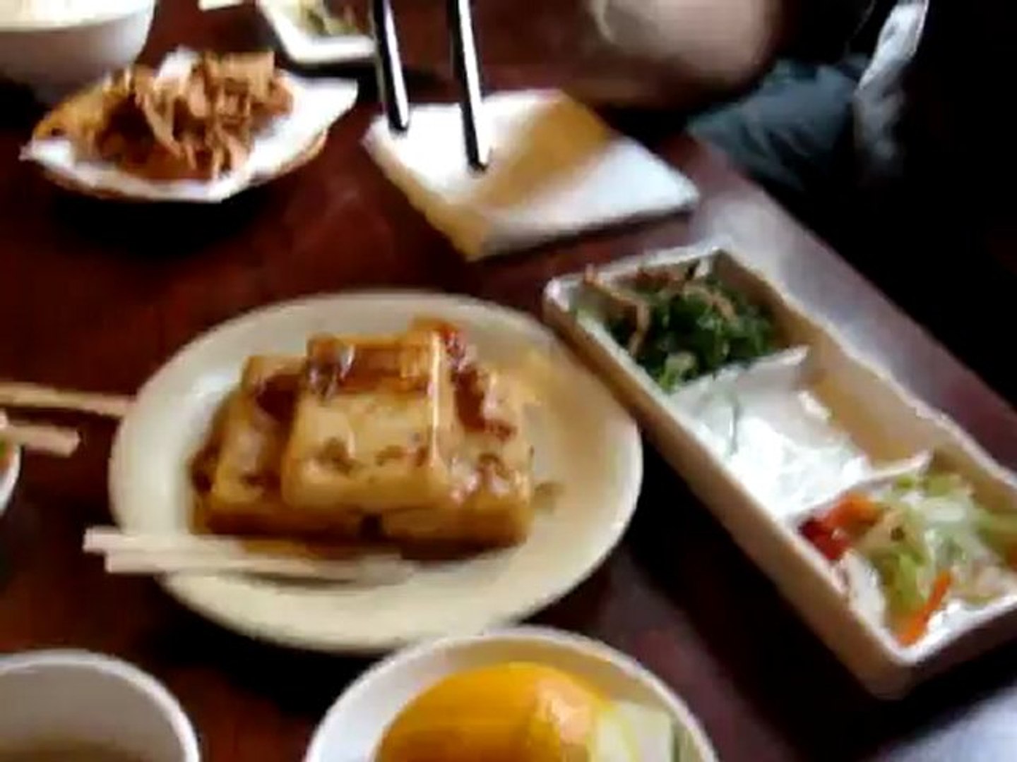 ⁣How to Use Chopsticks