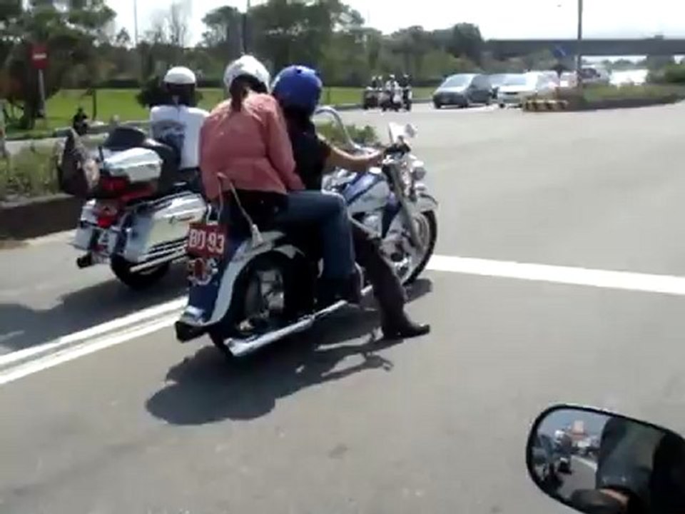 How To Shift Gears on a Motorcycle