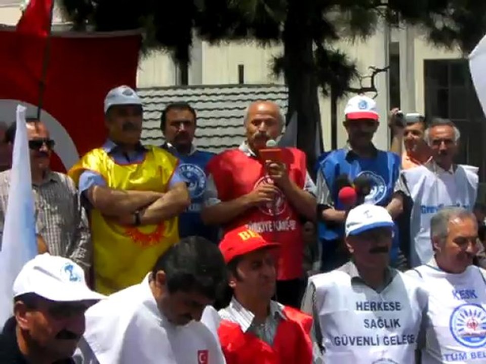 Grev Yapan Memura Dokunursan, Başbakan, Bakan, Vali; O koltukta Oturtmam !