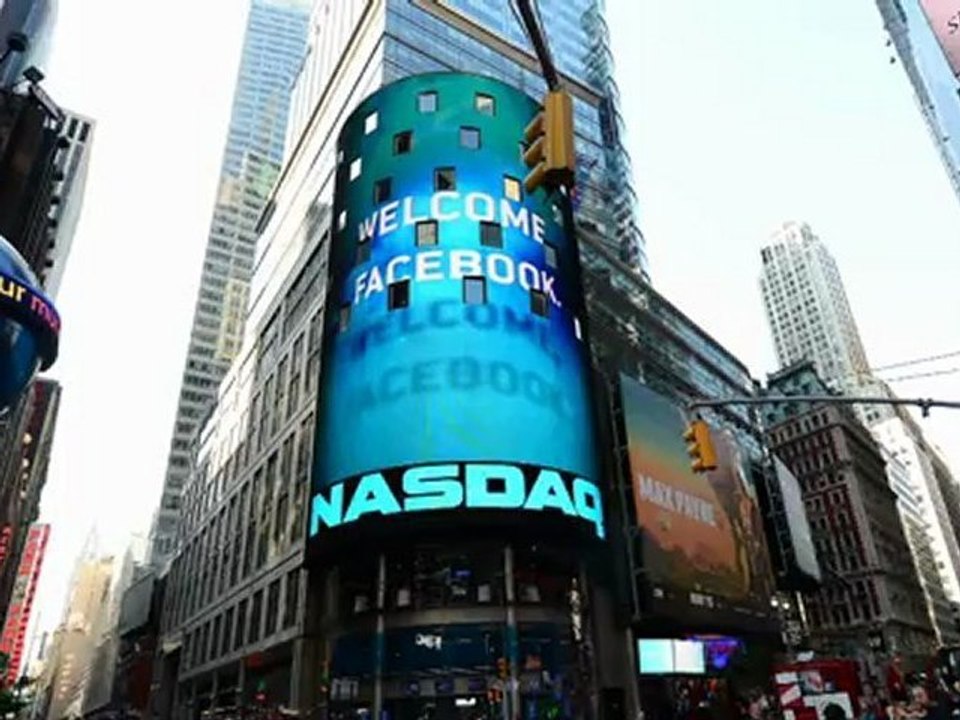 Facebook poursuit son plongeon