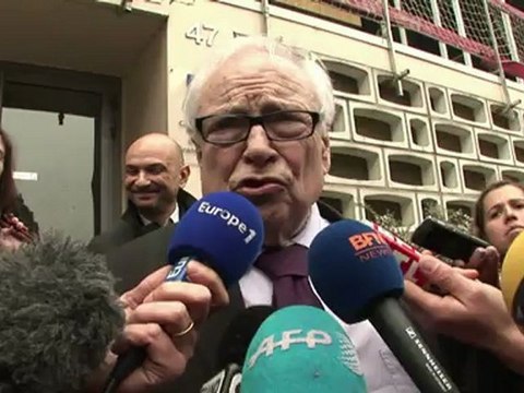 DSK contesta restrições legais