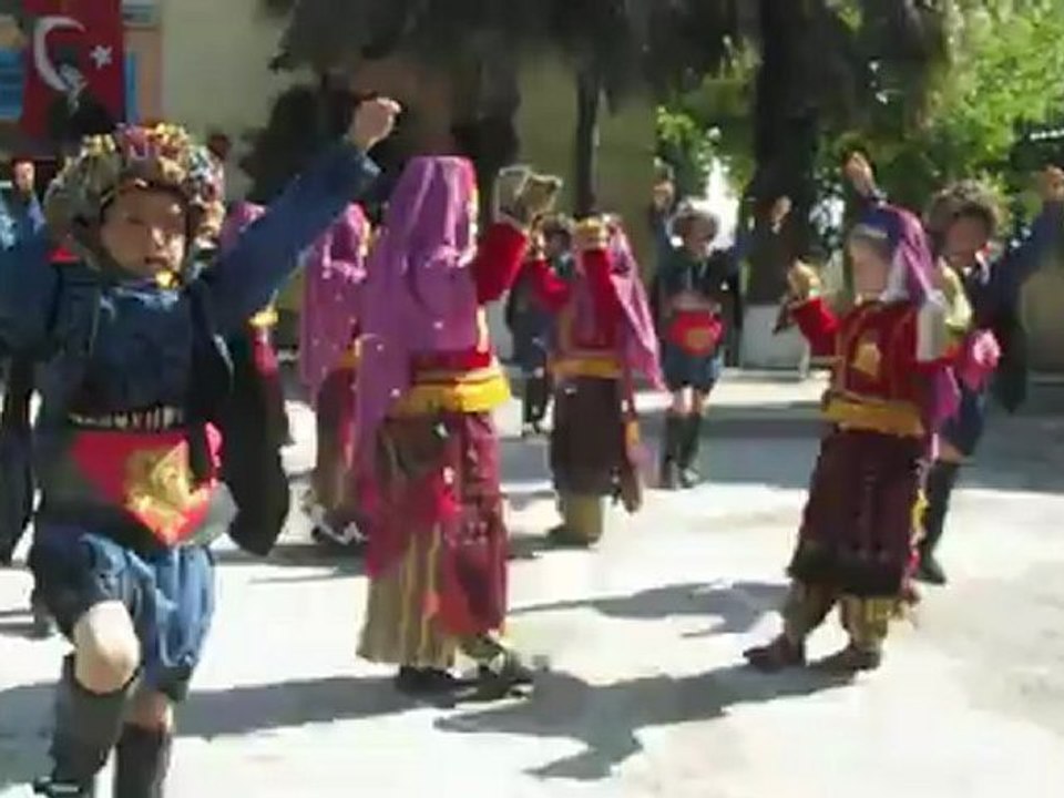 MEDAR İLKÖĞRETİM OKULU MİNİK ZEYBEK EKİBİ