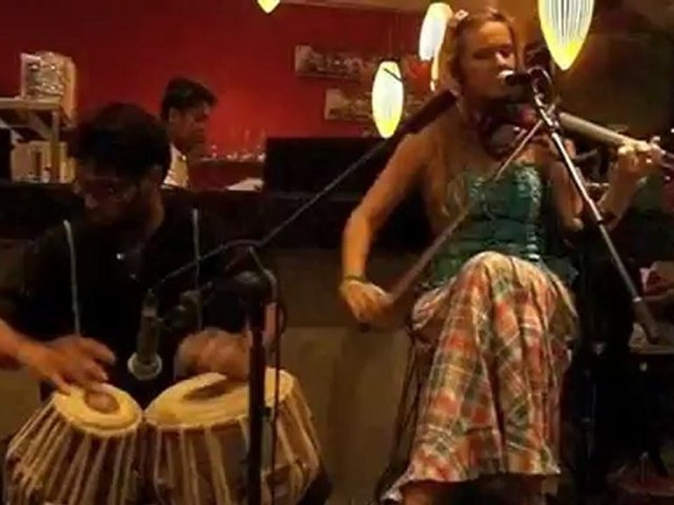 Helga and The Isaïs Metaphysical Project at Bar Luna Ubud may 17th