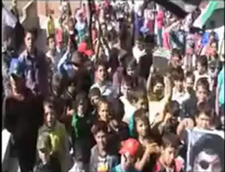 Syria فري برس إدلب جبل الزاوية  كفرحايا   مظاهرة صباحية  لطلاب القرية لنصرة كفرومة 23 5 2012