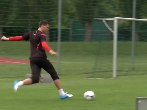 Szczesny en mode coup du foulard en lucarne !