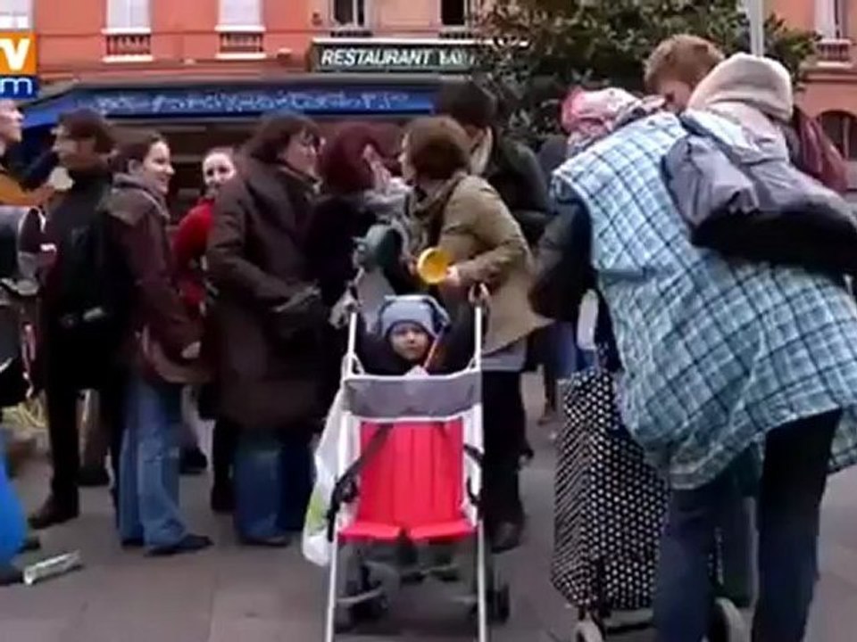 BFMTV. Grève du ménage à Toulouse pour la journée de la femme