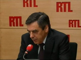 Fillon sur le gouvernement Ayrault: "petit festival" de couacs"