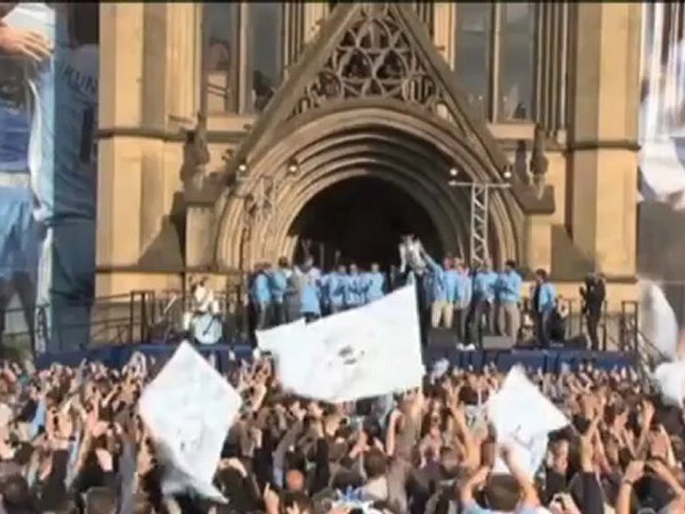 Balotelli: 'Ich bleibe bei City'