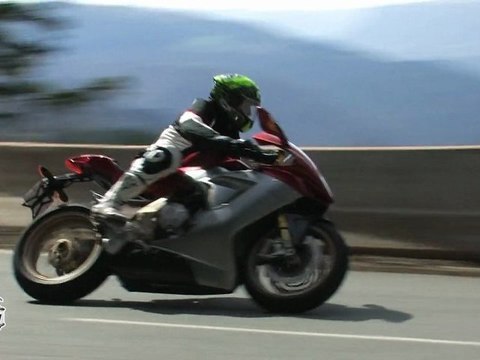 ESSAI MV AGUSTA 675 F3 ORO ( VIDEO OFFICIELLE MOTO JOURNAL )