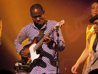 SAMBA des Amazones de Guinée par LES MERCENAIRES DE L'AMBIANCE