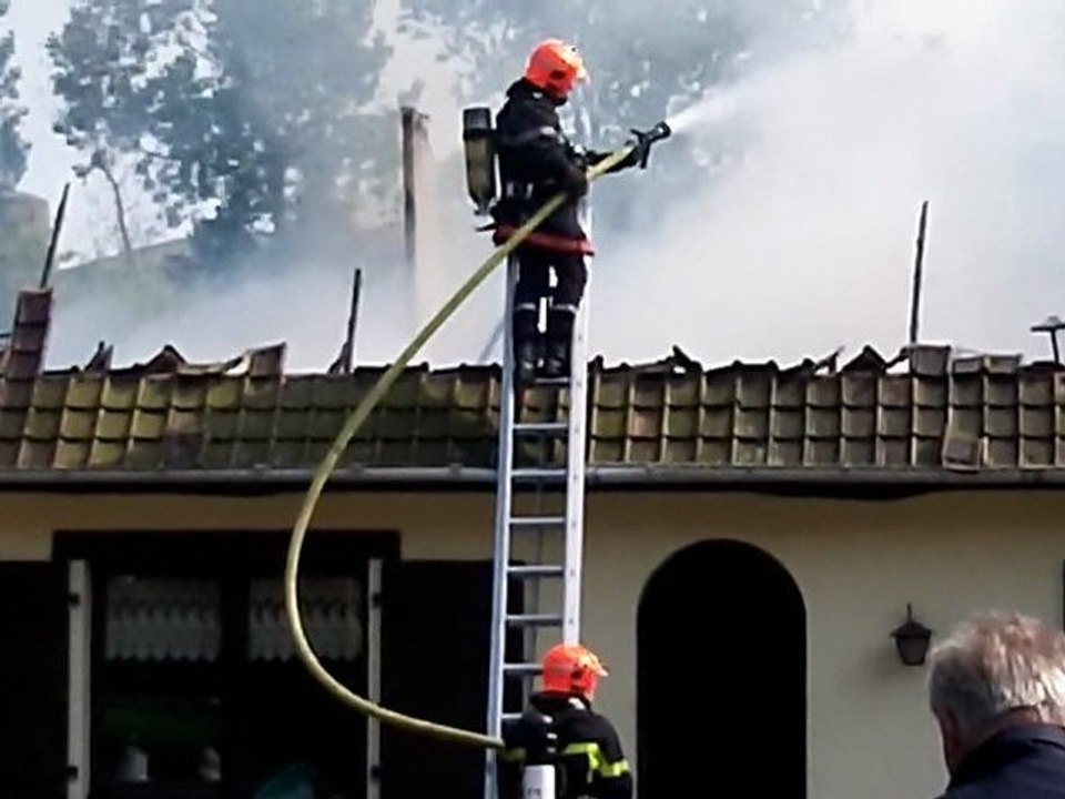 Wimille : un pavillon ravagé par les flammes suite à une défaillance de panneaux photovoltaïques