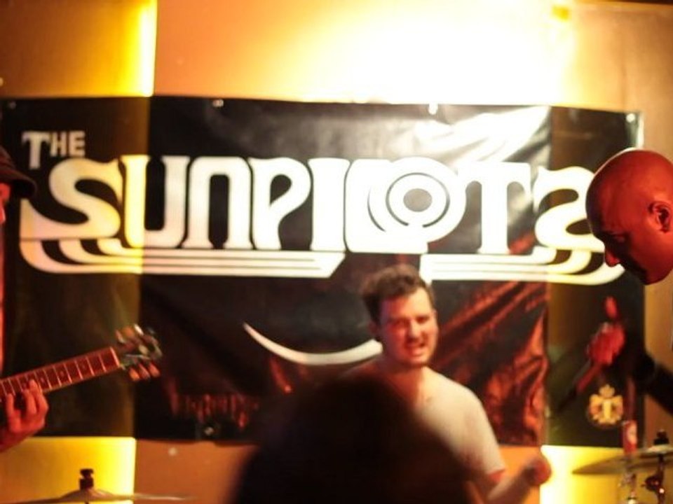 Extrait 3 "The Sunpilots" au Roger's Café le 15/05/2012