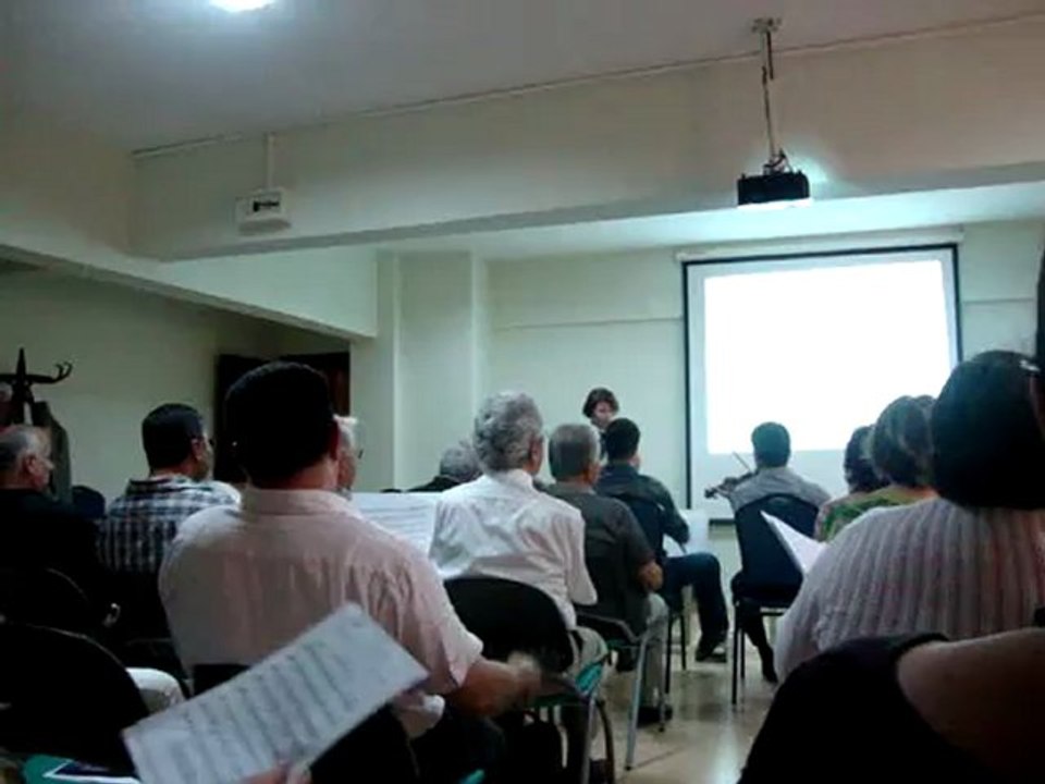 gözlerinin içine başka hayal girmesin