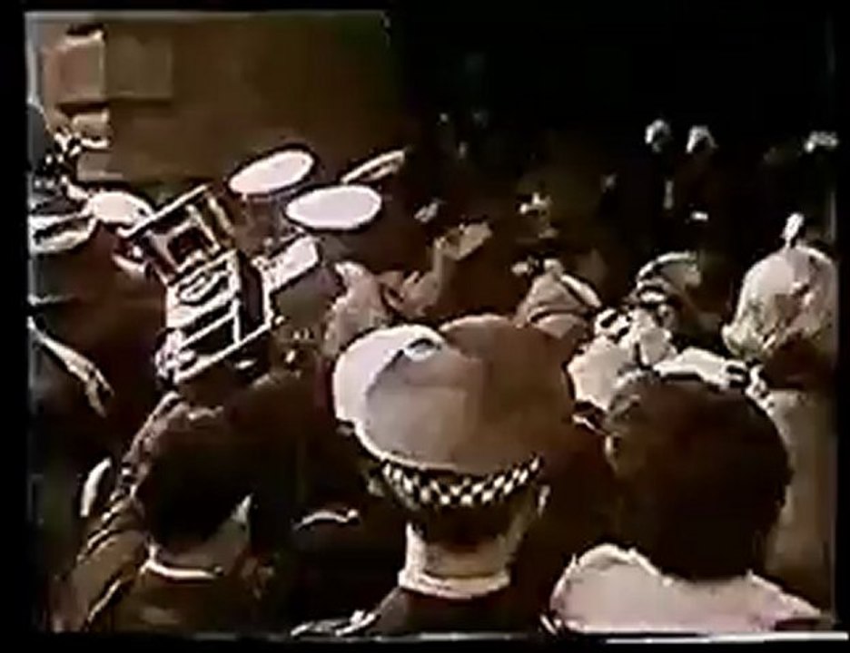 THE BEATLES "I WANNA HOLD YOUR HAND"  LIVE IN ADELAIDE