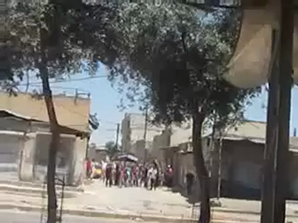 Syria فري برس حماة المحتلة مظاهرة في حي مشاع جنوب الملعب 27 5 2012 Hama