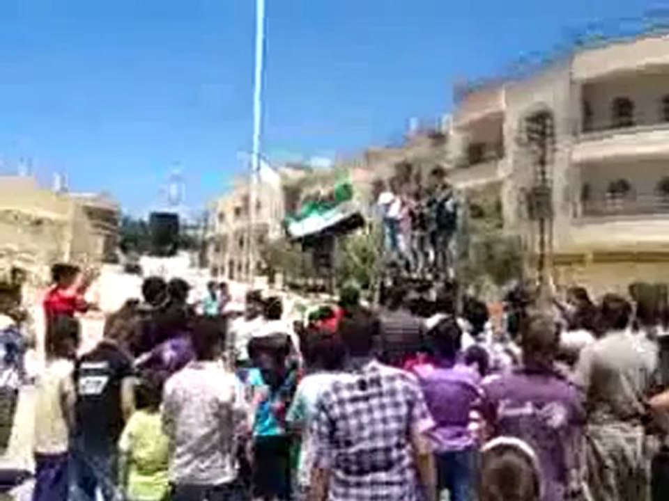 Syria فري برس حماه المحتلة  حي الحميدية  مظاهرة أبطال الـحي 2012 5 26 Hama