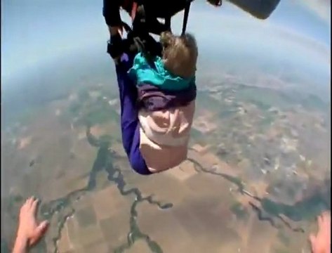 Cauchemard lors d'un saut en parachute !