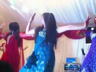 Mehndi Night Dance - Best Indian Wedding Dance