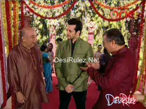 Jhilmil Sitaron Ka Aangan Hoga - 25th May 2012 pt2