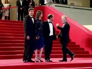 فريق عمل فيلم " بوست تينيبراس لوكس" على البساط الأحمر