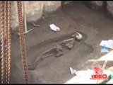 Napoli - Scheletro umano ritrovato nel cantiere della Metropolitana (live 25.05.12)