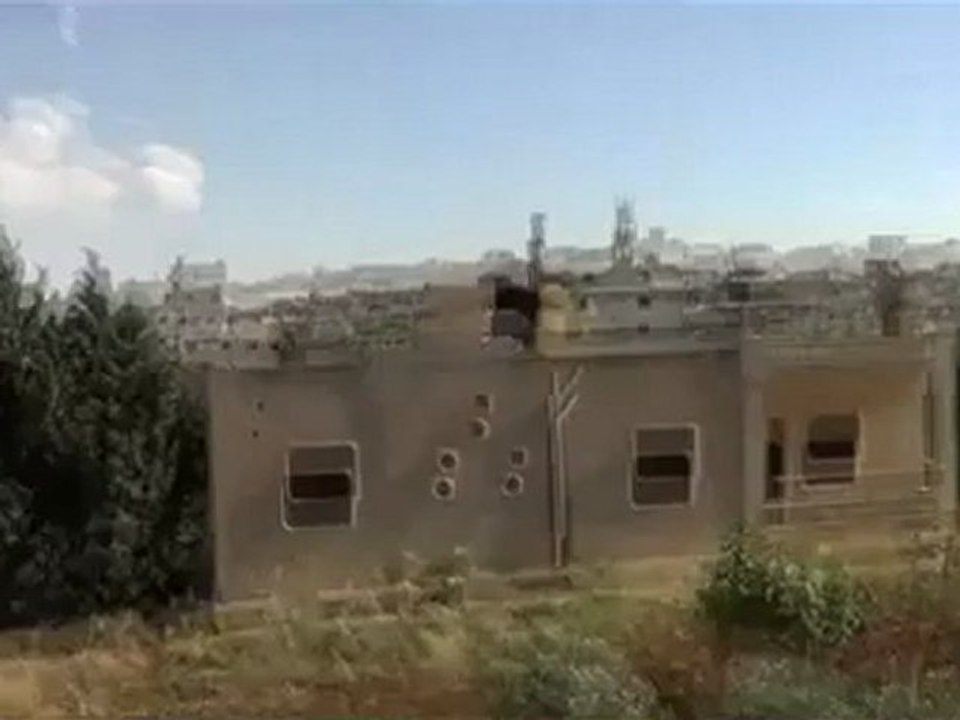 Syria فري برس  ادلب بنش  تحليق الطيران المروحي فوق سماء المدينة 25 5 2012 Idlib