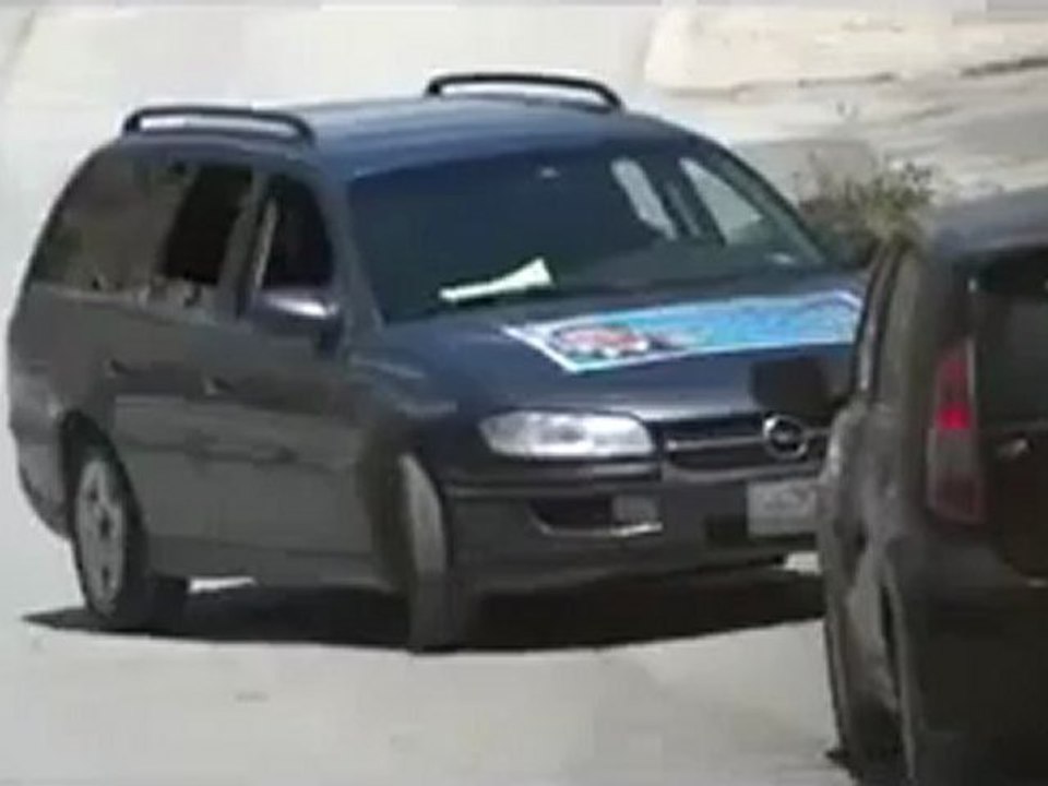 Syria فري برس جمعة قادمون يادمشق مدينة ادلب   سيارات المخابرات 25 5 2012 Idlib