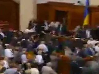 مصارعة في البرلمان الأوكراني
