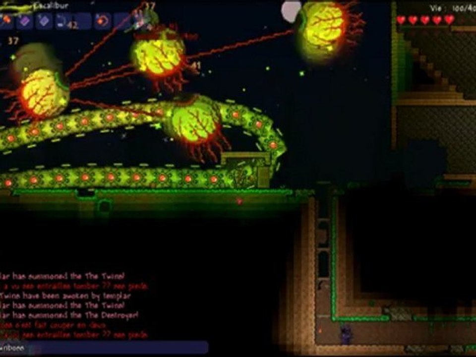 Attaque de boss dans Terraria avec Templar et lou