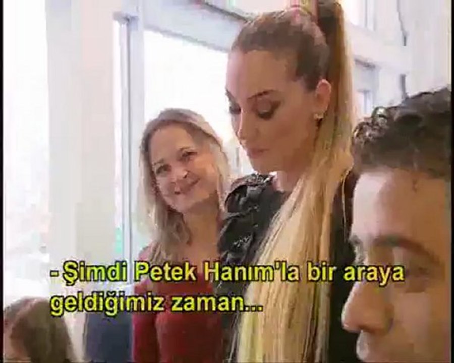 Petek Dinçöz reklam yüzü olduğu Makrom'un 19 Mayıs kampanyasında