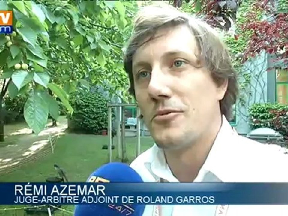 Roland-Garros : des faucons pour éloigner les pigeons des courts