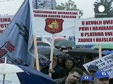 Bosnia: in migliaia in piazza contro tagli alla spesa
